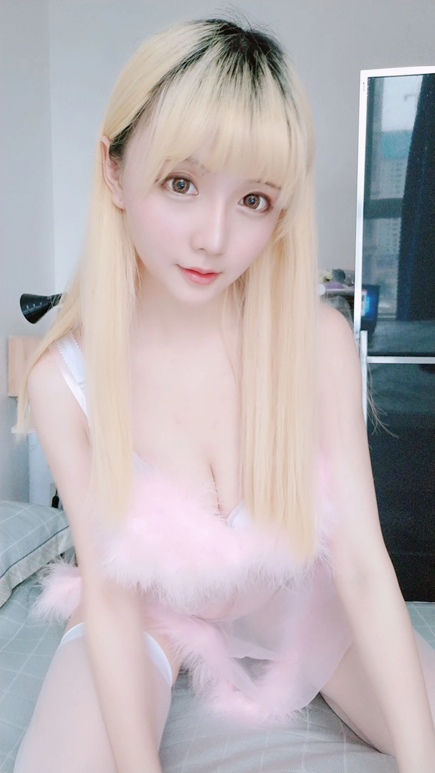 Coser小姐姐星之迟迟 粉红睡衣-渣男图社