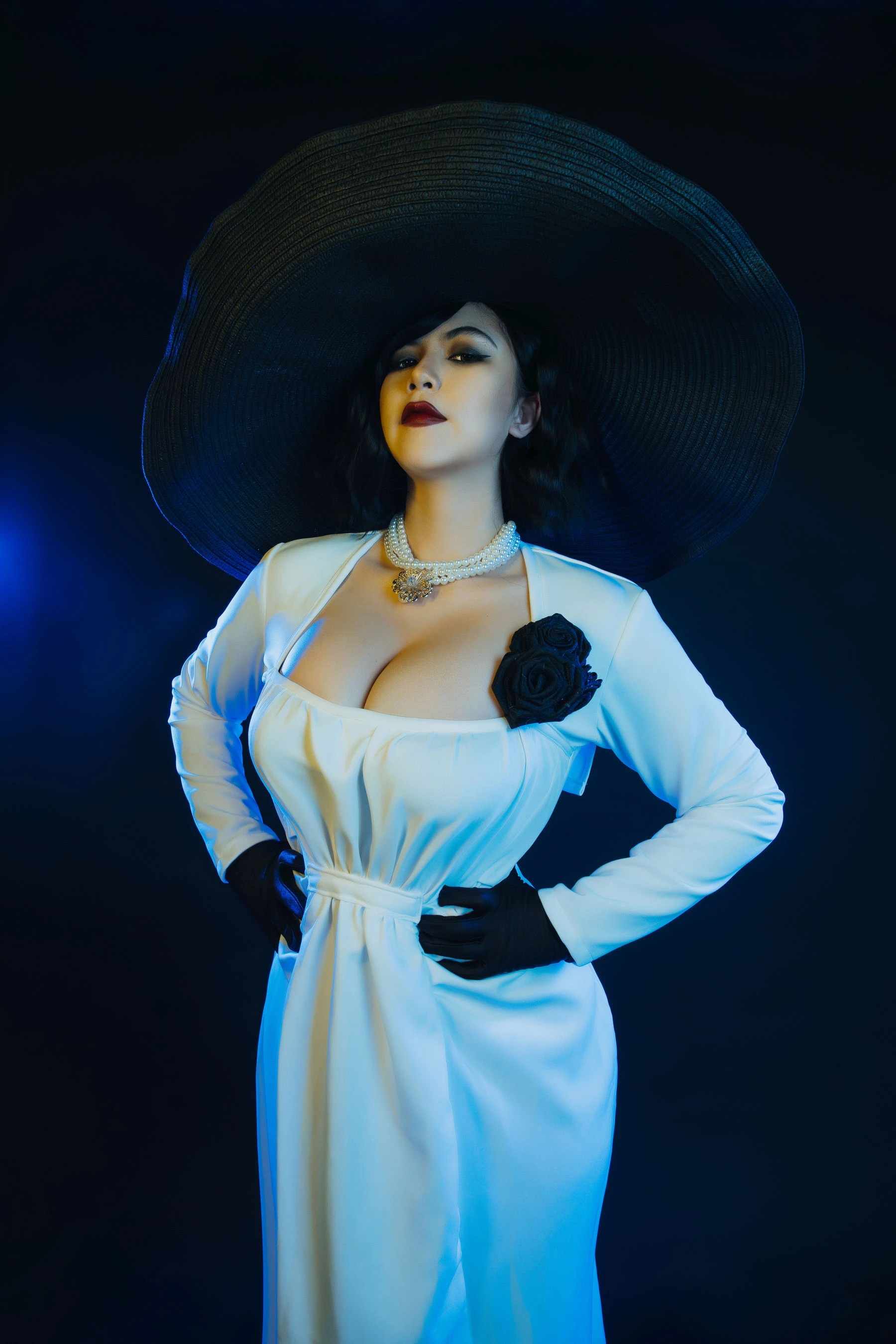 Uy Uy – Lady Dimitrescu-渣男图社