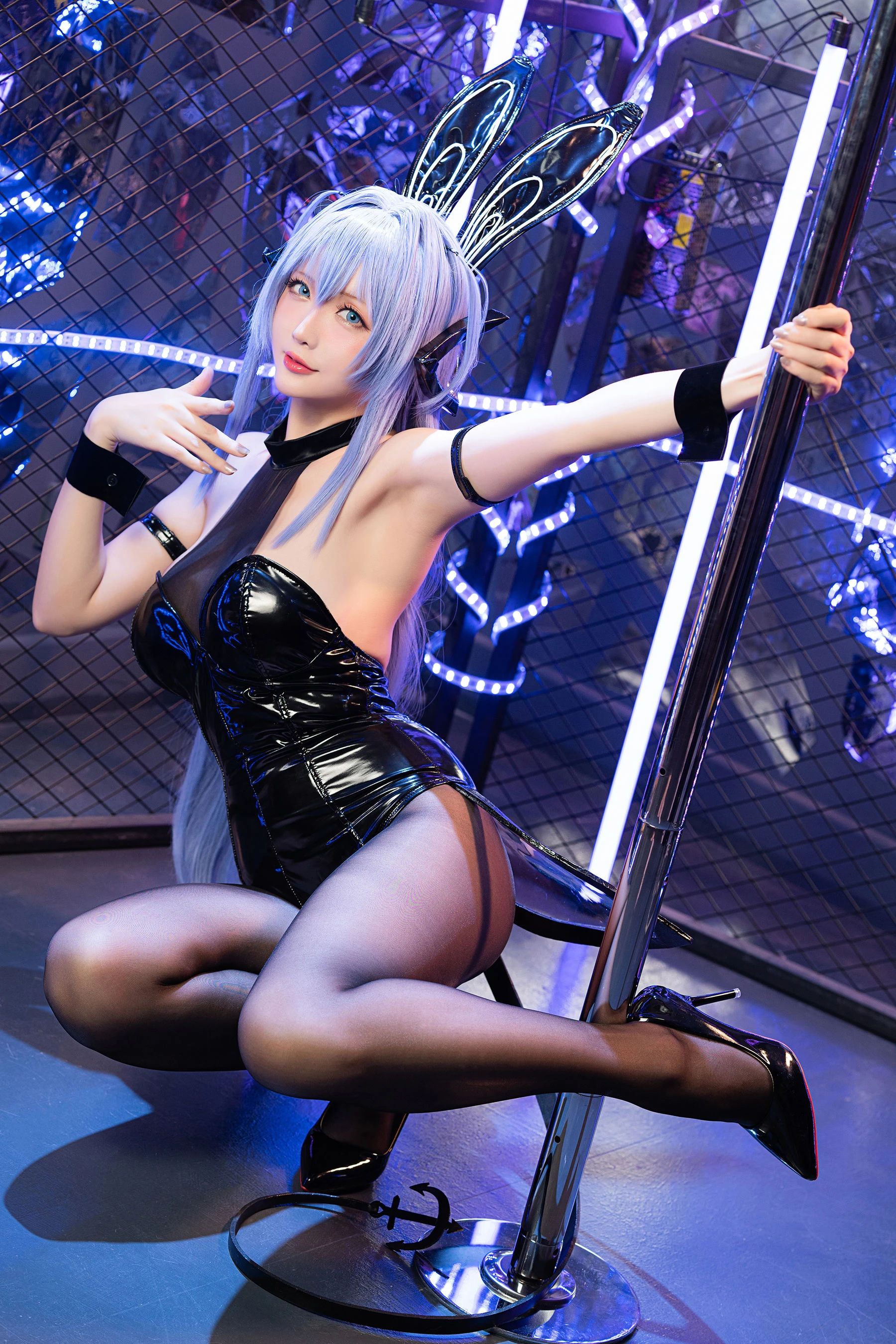 Coser小姐姐星之迟迟 – 纯白と漆黑《花园》-渣男图社