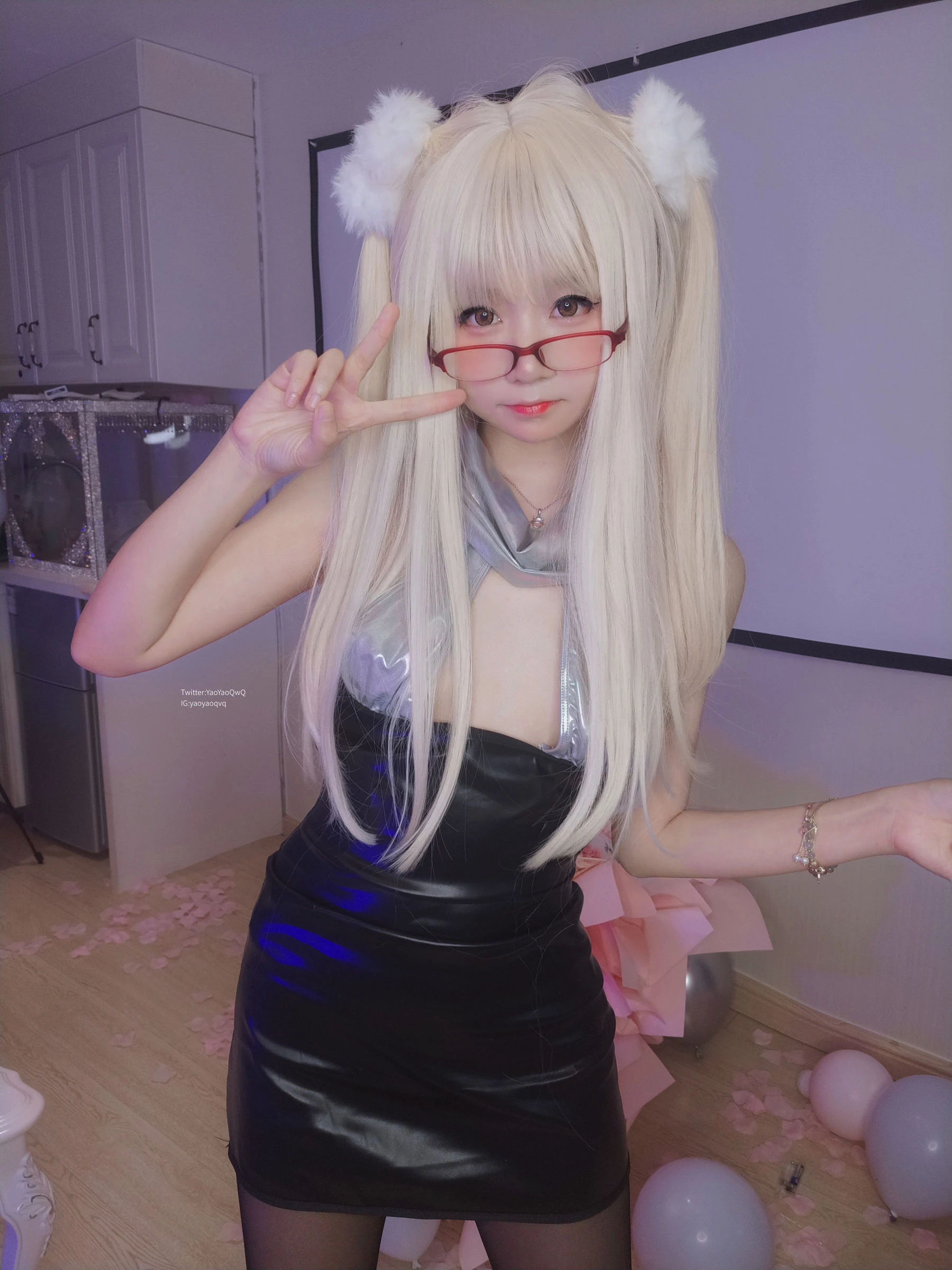 萌妹子Coser摇摇乐yoyo – 黑色长筒袜-渣男图社