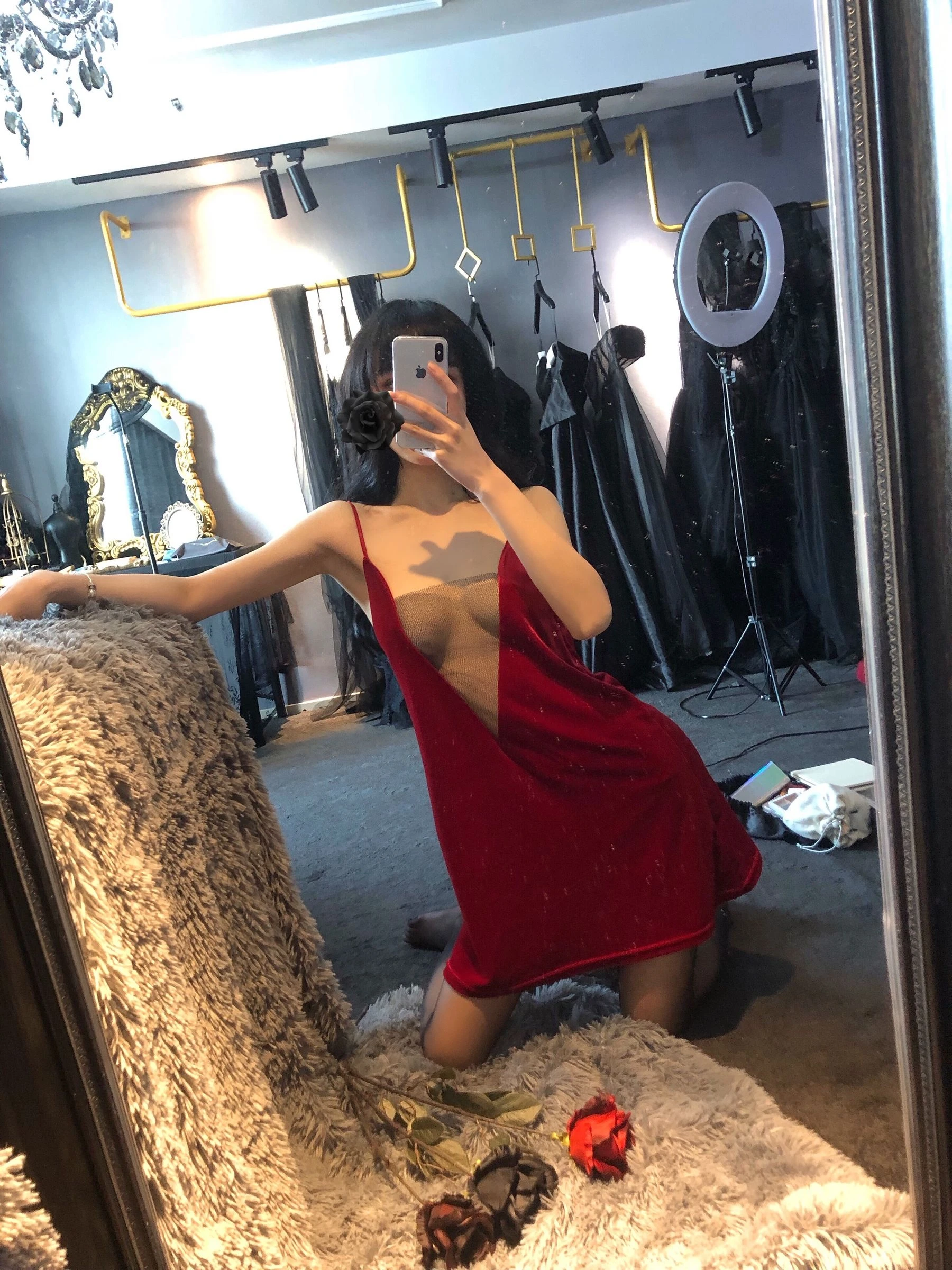 动漫博主阿包也是兔娘 – 红丝绒睡衣-渣男图社