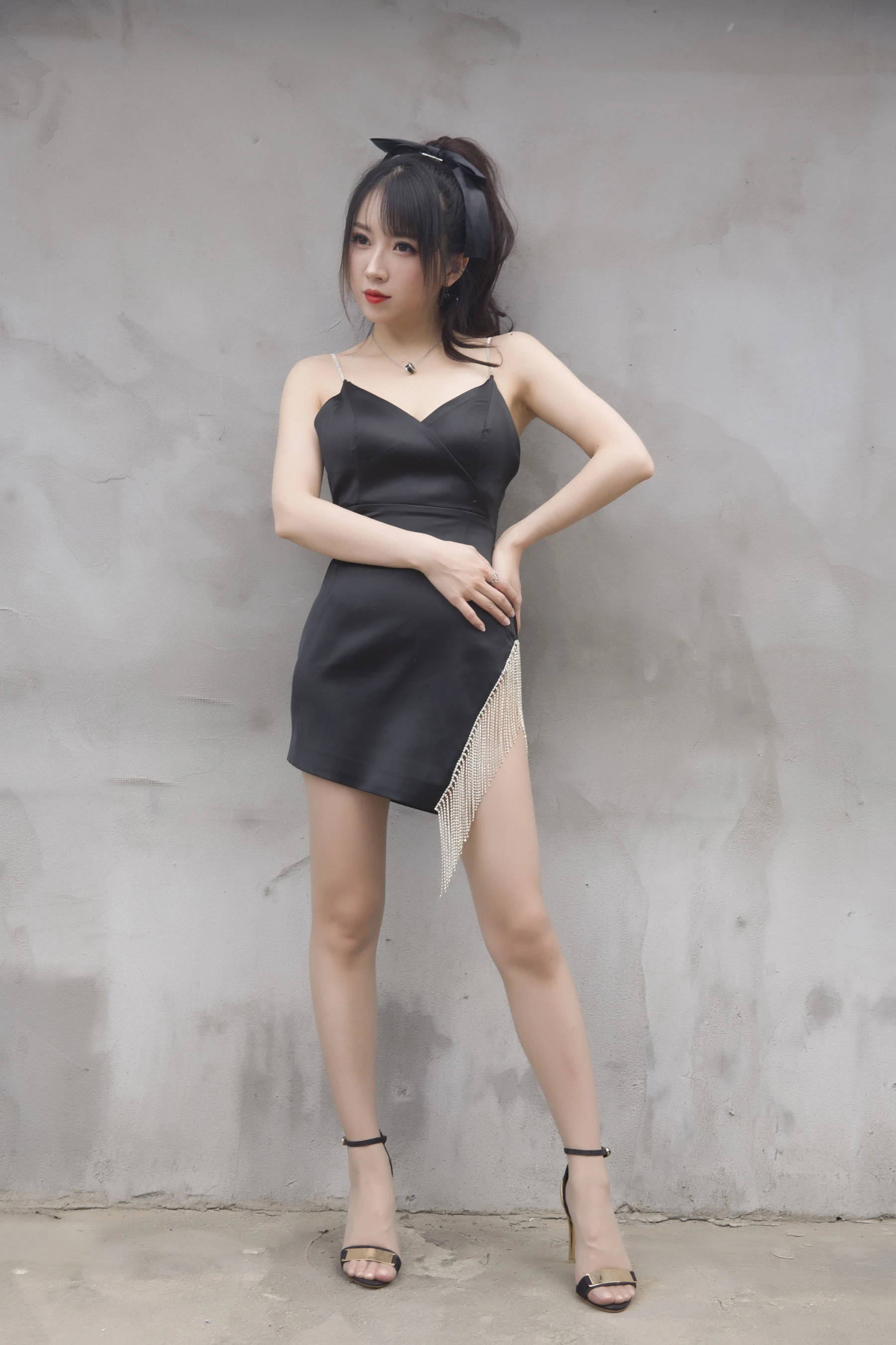 斗鱼主播小女巫露娜 – 黑色流苏-渣男图社