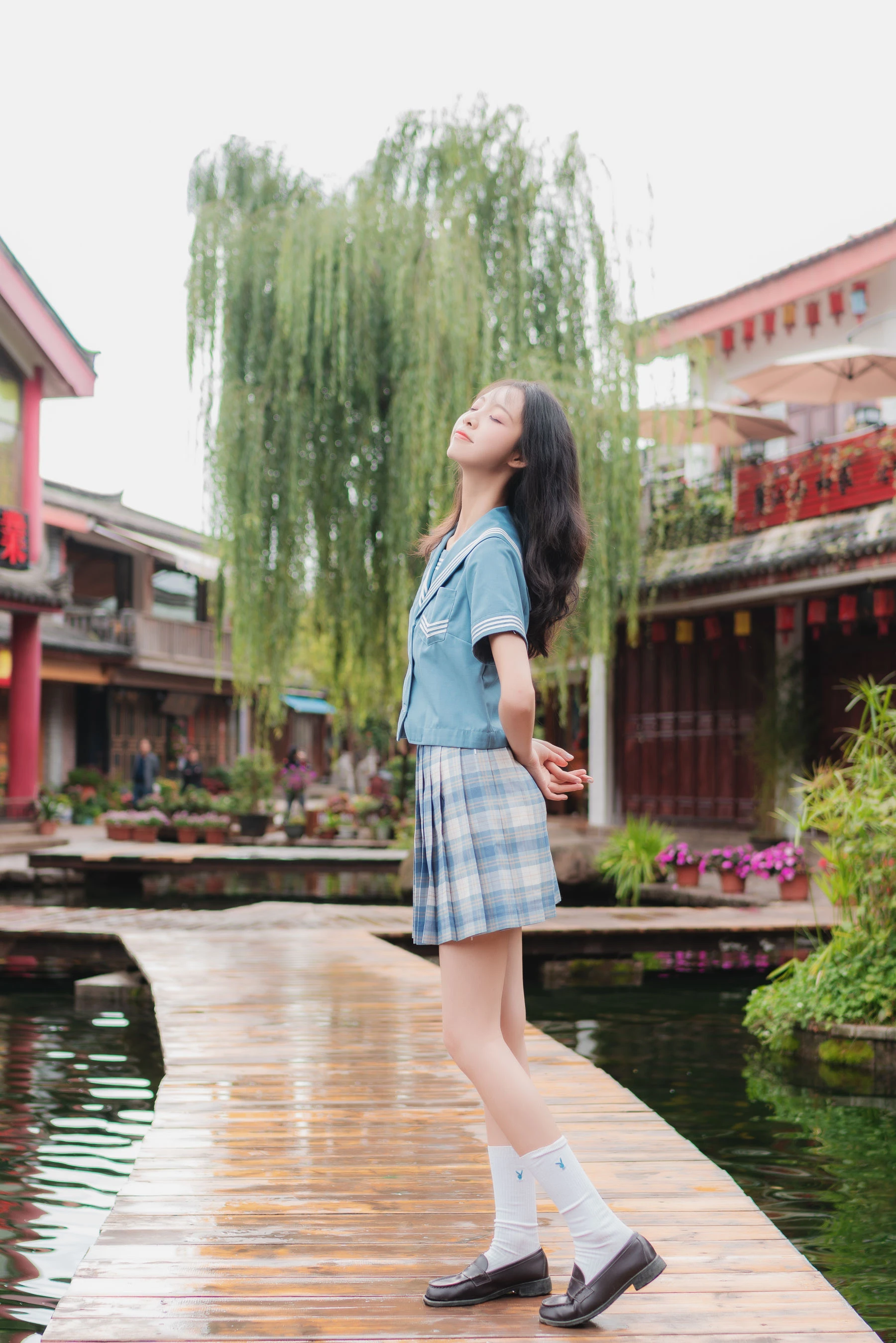 清纯妹子西瓜 丽江写真JK户外-渣男图社