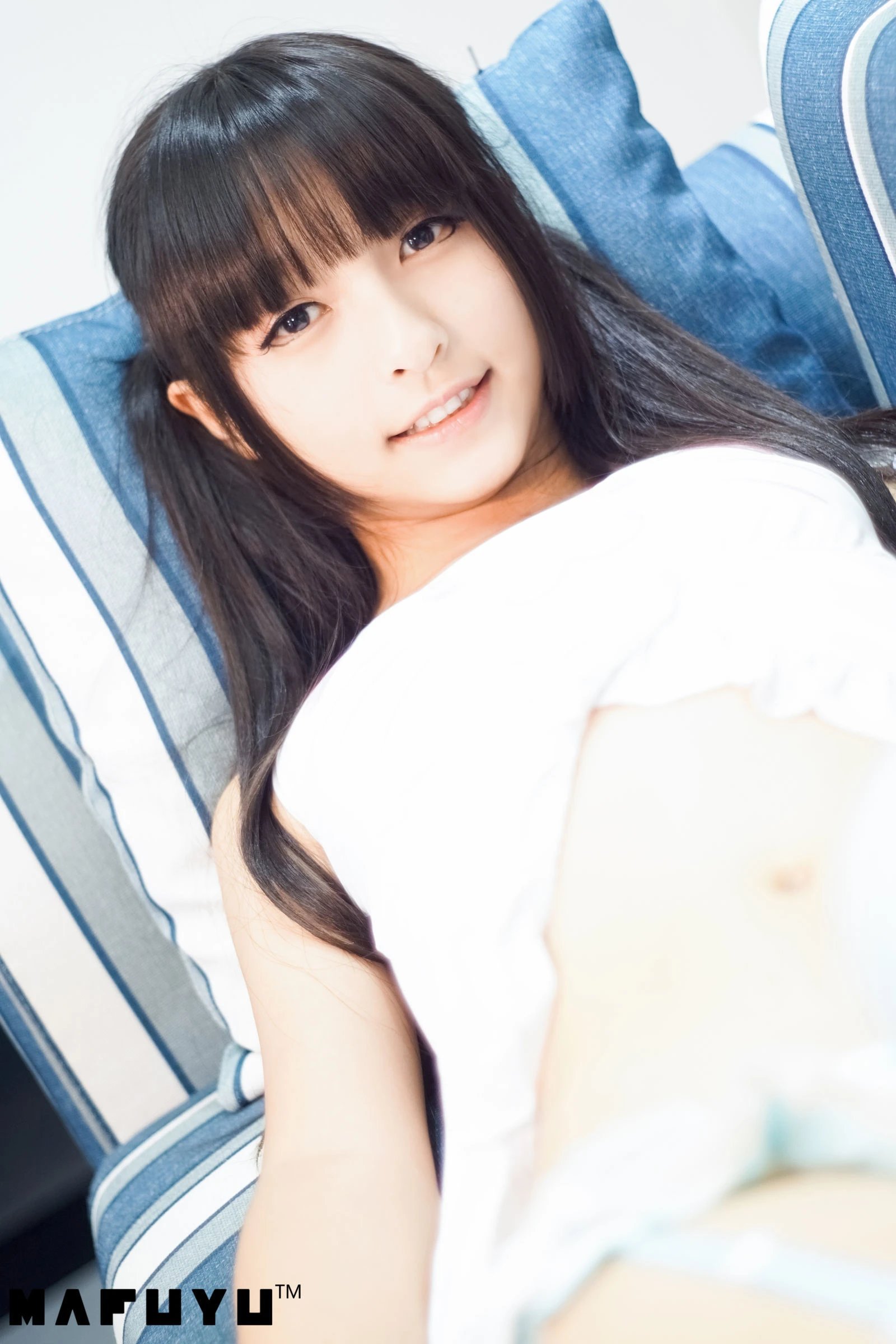 神楽坂真冬 蓝白条纹系列套图-渣男图社