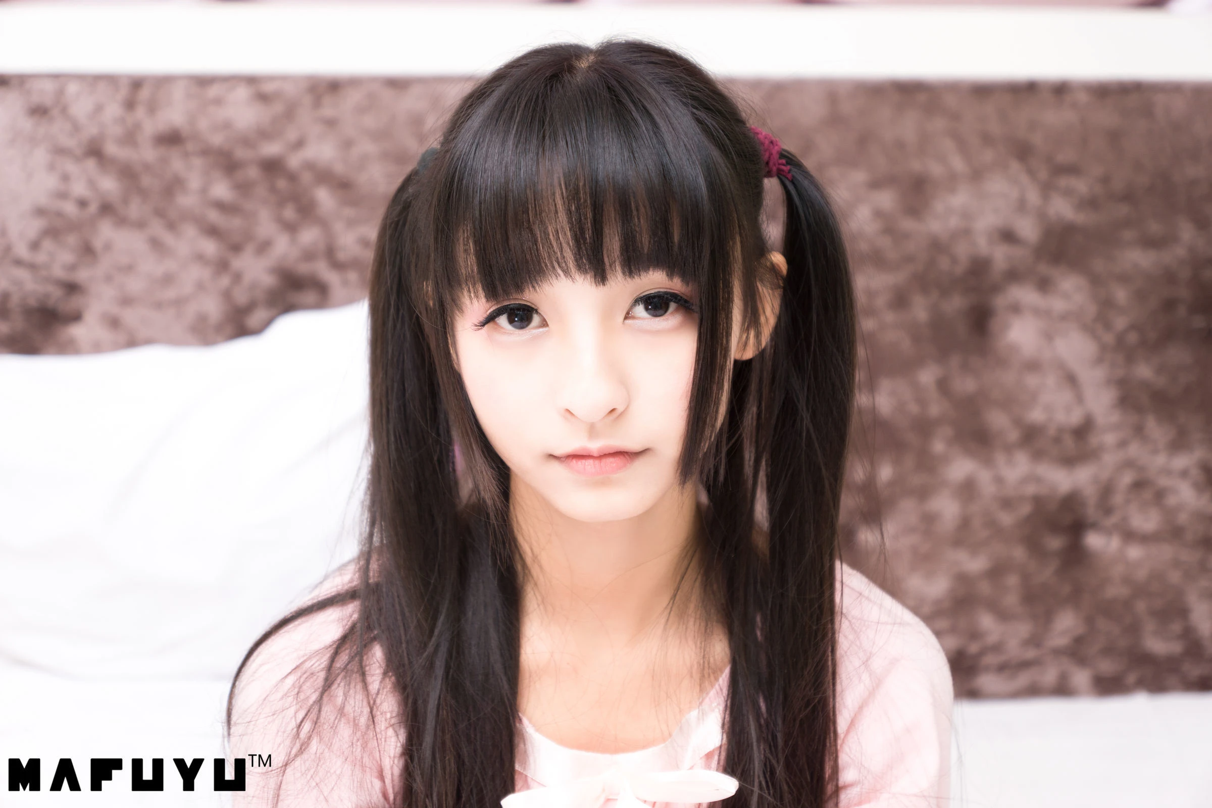 神楽板真冬 粉白条纹系列套图-渣男图社