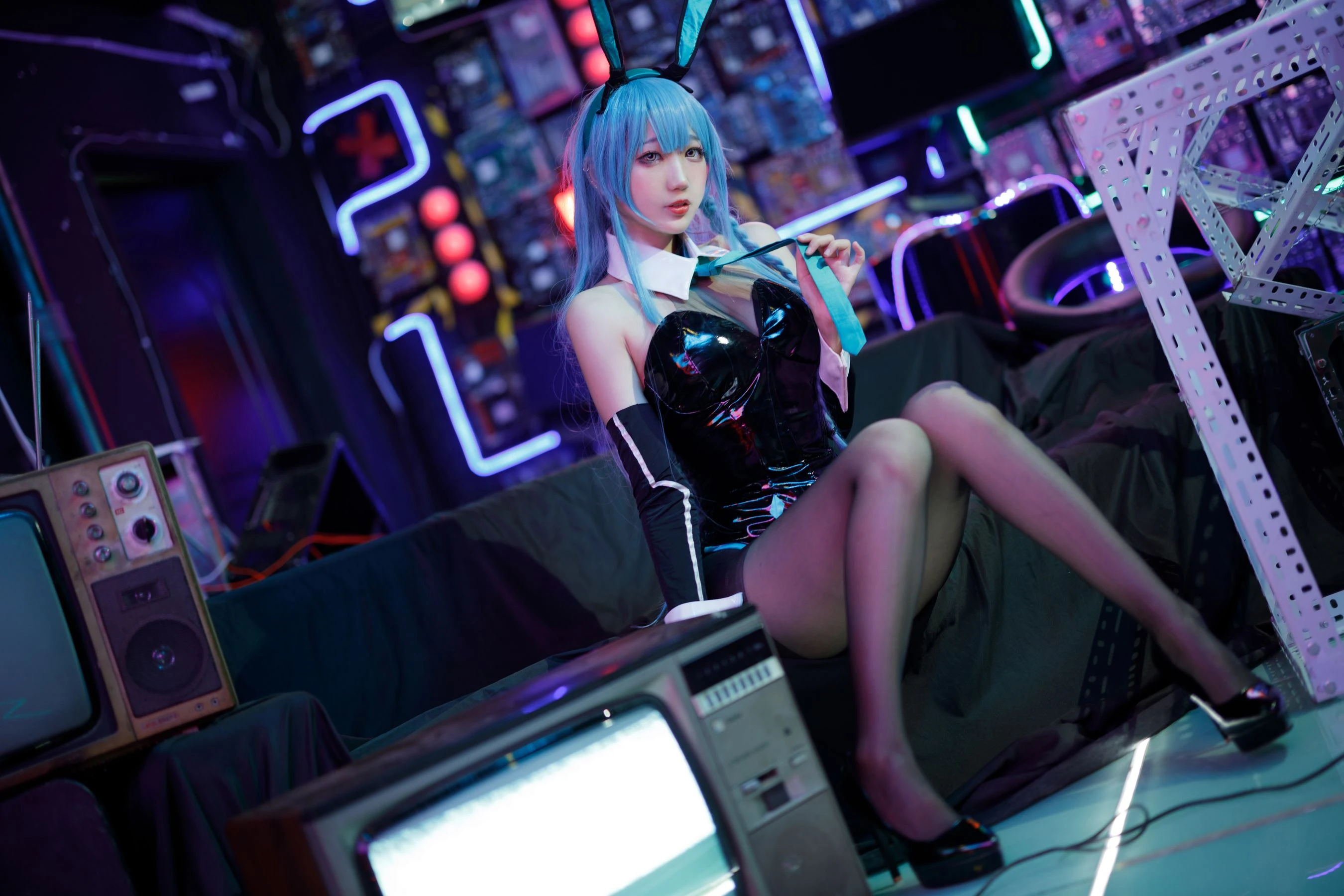 周叽是可爱兔兔 – 树城兔女郎-渣男图社